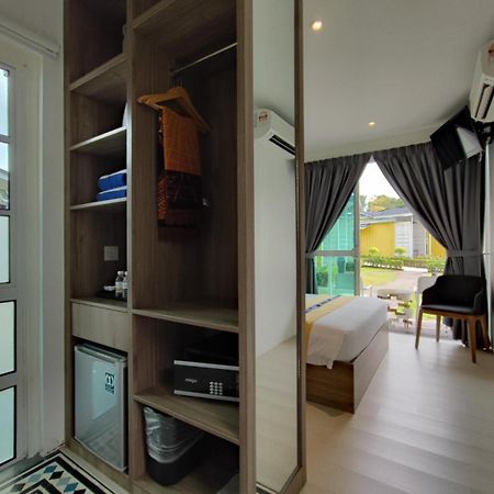 Solesor Kampong Beach Resort Петалинг Джая Екстериор снимка