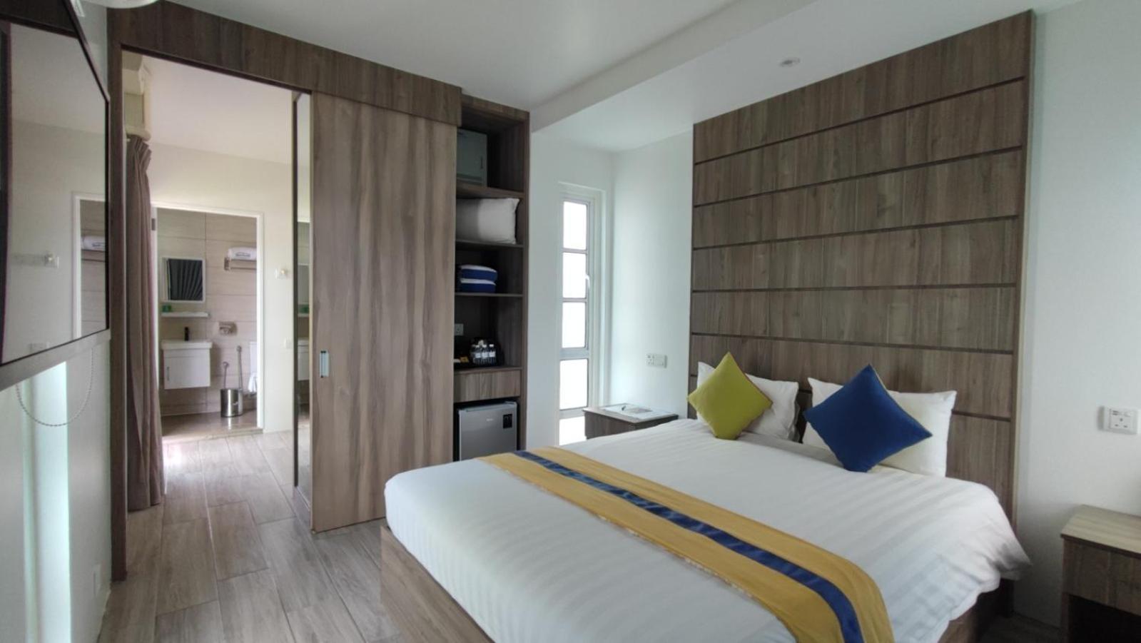 Solesor Kampong Beach Resort Петалинг Джая Екстериор снимка