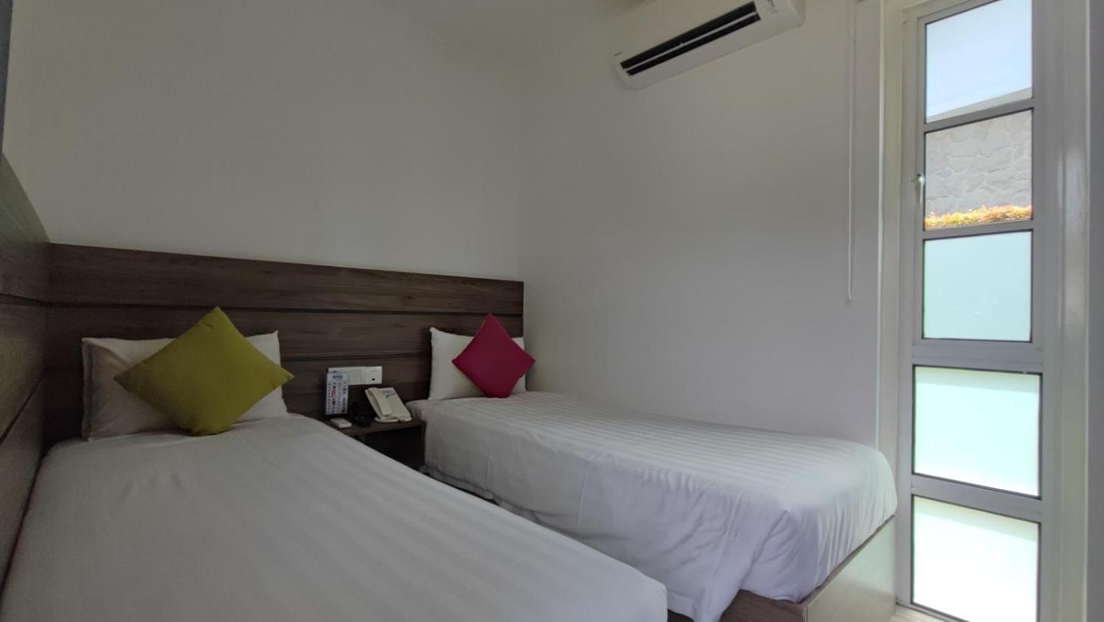 Solesor Kampong Beach Resort Петалинг Джая Екстериор снимка