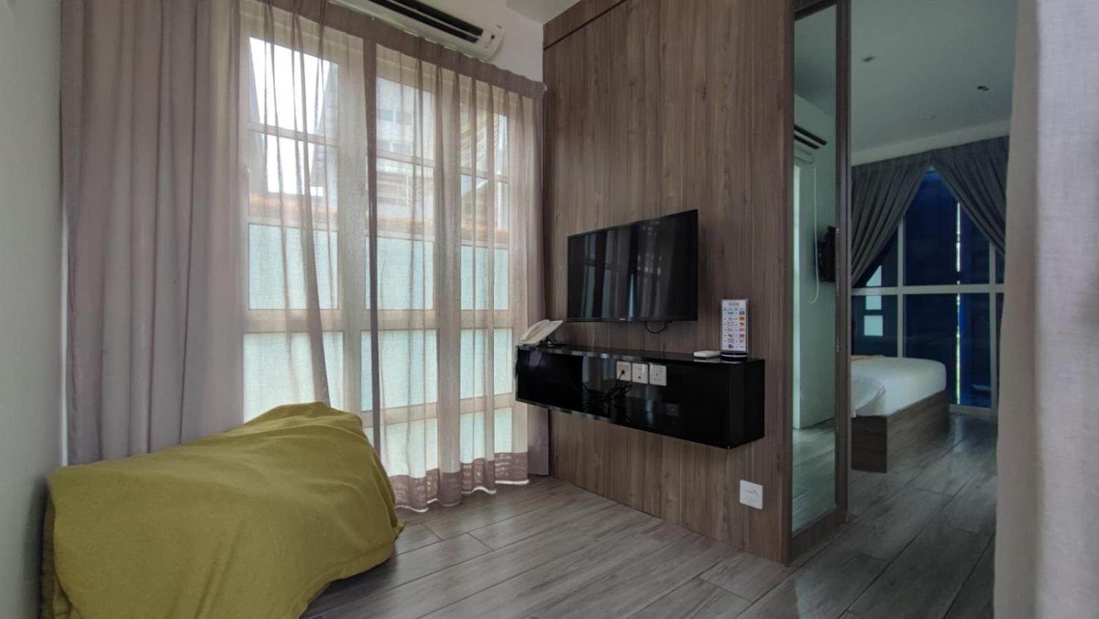 Solesor Kampong Beach Resort Петалинг Джая Екстериор снимка