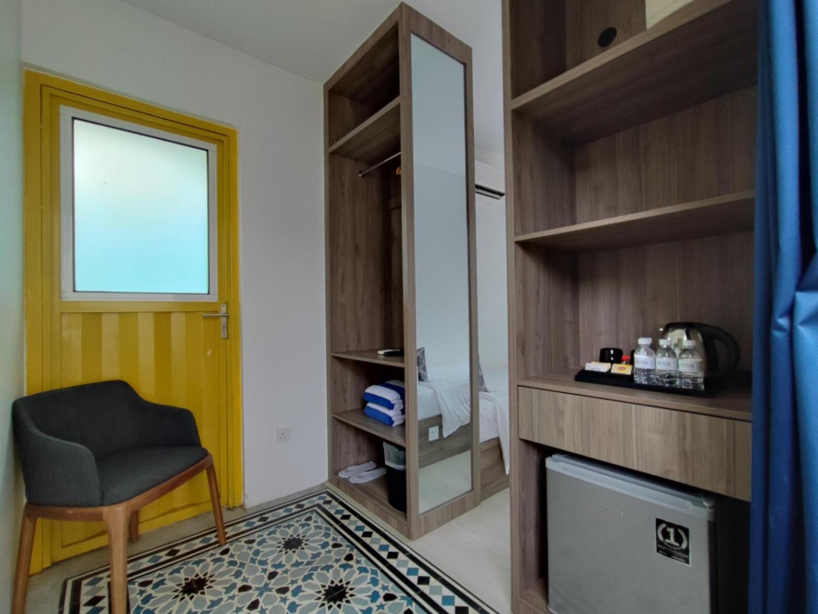 Solesor Kampong Beach Resort Петалинг Джая Екстериор снимка