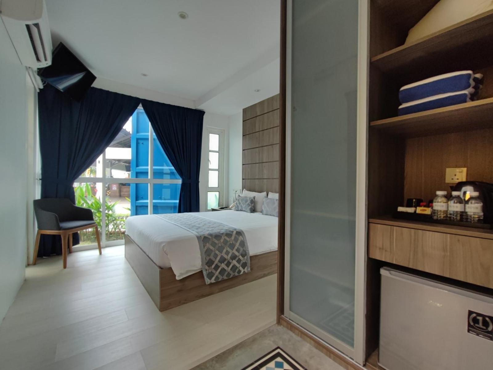 Solesor Kampong Beach Resort Петалинг Джая Екстериор снимка