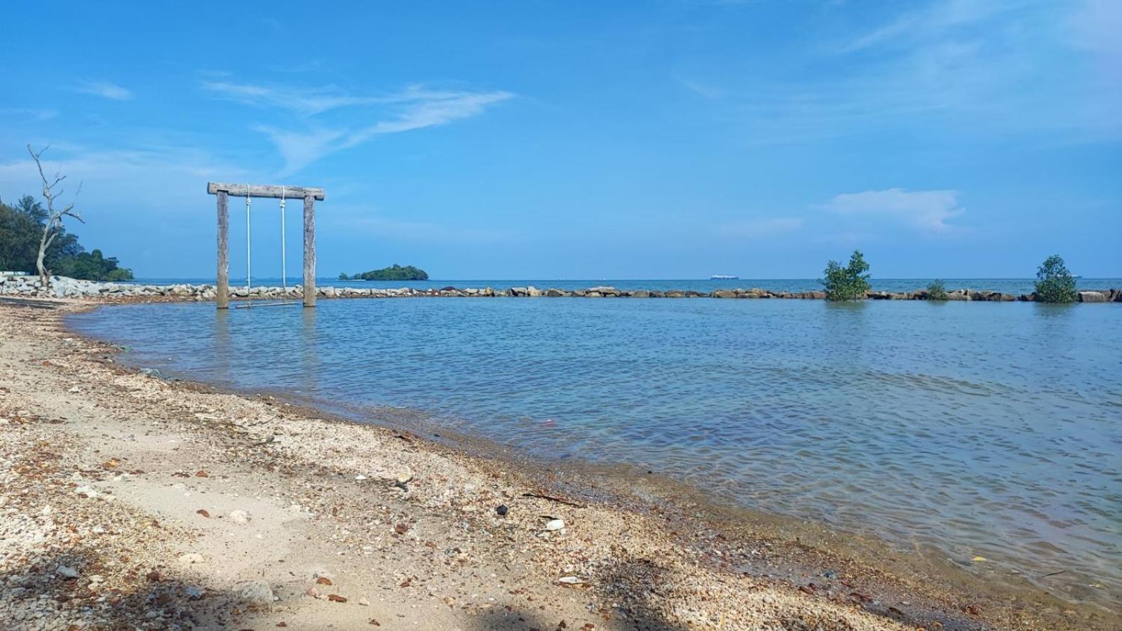 Solesor Kampong Beach Resort Петалинг Джая Екстериор снимка